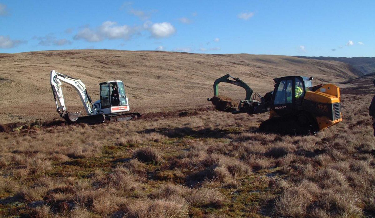 drain-blocking-at-lake-vyrnwy-using-heather-bale-and-peat-dams-c2a9-life-active-blanket-bogs-in-wales-wildlife-trust-northumberland